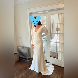 Beautiful, never been worn unaltered Pronovias turner wedding dress